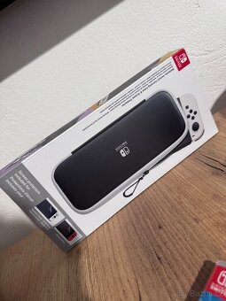 Nintendo switch OLED + HRA - téměř nepoužité - 4