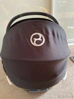 Autosedačka vajíčko Cybex aton 5 s adaptery na Tug 2 a mimi - 4