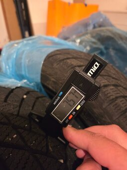 Zimní sada pneu 225/40/18 Nokian, Matador DOT 23,24 - 4