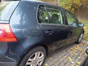 VW Golf 5 - 4