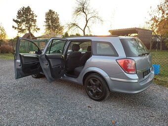 Benzínová Opel Astra 1.8 ..16V Tempomat - 4