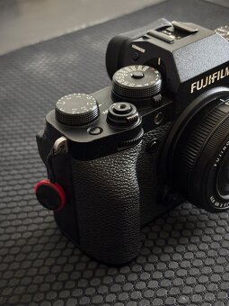 Fujifilm X-T4 + 27mm f2.8 + 16-80mm f4 - 4