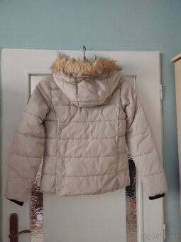 Zimní dívčí bunda vel. 148 - 4