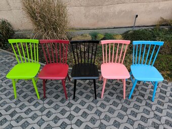 Barevné retro jídelní židle TON Ironica - 5 kusů - 4