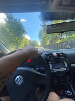 Volkswagen Jetta mk5 1.9 tdi pd bxe 77kw - 4