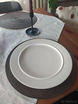 Sada talířů - 4