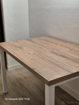 Zakázkový jídelní stůl - 4