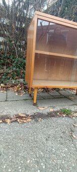 Retro knihovna na nožkách - 4