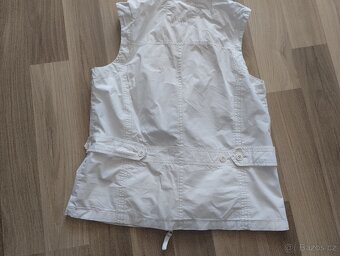 Bílá vesta - 4