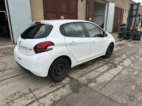 Peugeot 208 1.2i rok 2016 - 4