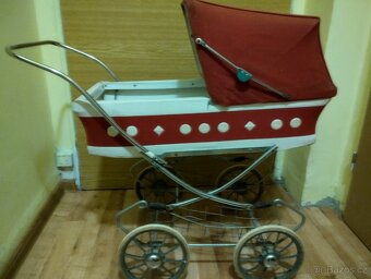 Retro kočárek na panenku - 4
