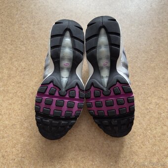 Nike Air Max 95 Hyper Violet - 4