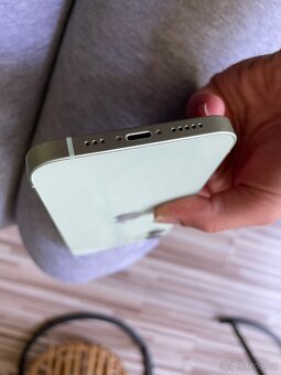 iPhone 12 - 4