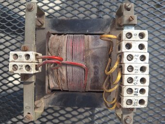 Prodám trafo 24v ,220,380,420,500 voltů - 4