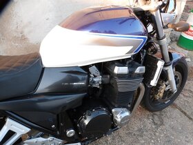 Suzuki GSX 1400 - 4