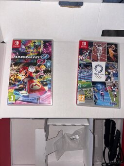 Nintendo Switch - 4