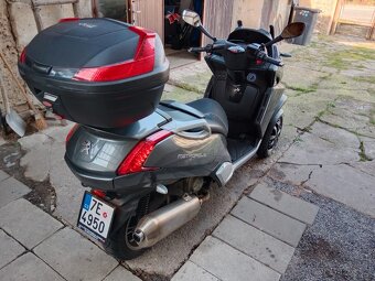 Peugeot Metropolis - 4