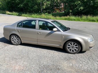 Superb 2.8 V6 + faktury - 4