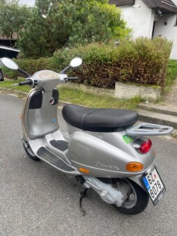 Piaggio Vespa 125 ET4 - 4