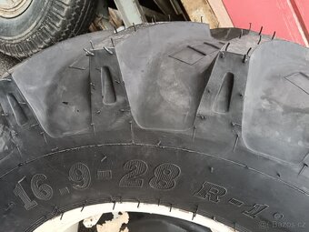 16,9-28 NOVÉ OBUTÁ KOLA NA ZETOR 5711,6711,6911,5211,62 - 4