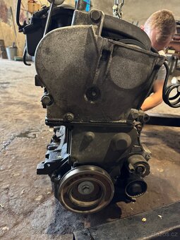 Motor Renault 1.6 16v 83 kw K4M 760 - 4