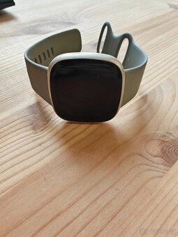 Fitbit versa 3 - 4