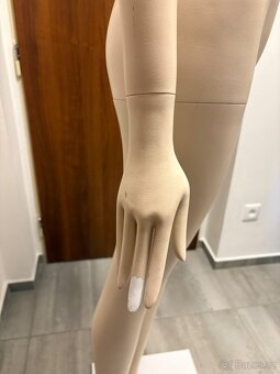 Dámská figurína MORE MANNEQUINS - 4