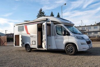 Autokaravan 2022 Bürstner IXEO 726G – Plne vybavený 🚐✨ - 4