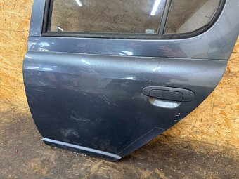 LEVÉ ZADNÍ DVEŘE TOYOTA YARIS 1999-2005 - 4