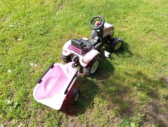 Šlapací traktor s přívěsem - 4