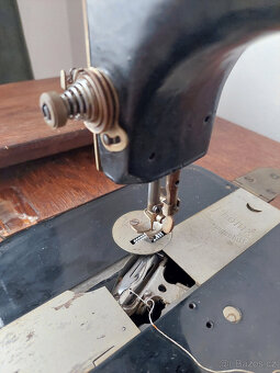 Šicí stroj zn. Phoenix Baer & Rempel - 4