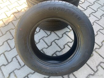 215/65/16 Goodyear - 4