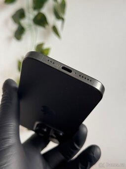 iPhone 15 Pro 256GB černá - 4