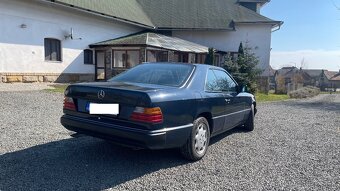 Mercedes-Benz 300 CE (1990) v perfektním stavu - 4