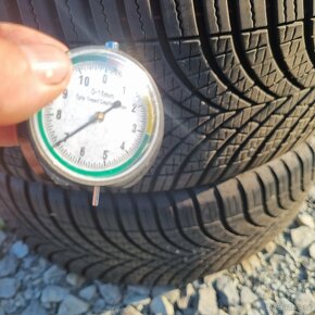 Goodyear 225/45/17 zimní 4ks 7mm - 4