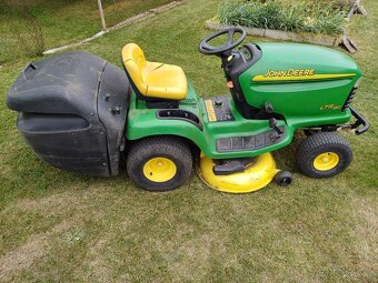 Sekaci zahradní traktor John Deere LTR 180 - 4