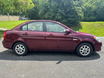 Hyundai Accent 2009 1.4i, 71kw, ČR, NOVÁ STK Servisováno, AC - 4