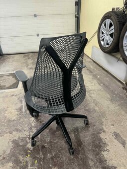 Prodám originálny kancelářskou židli HERMAN Miller sayl - 4