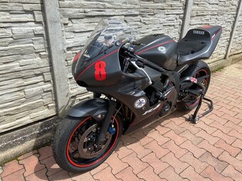 YAMAHA R6 - 4
