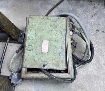 Lis hydraulický vtlačovací (razicí) CZR 600 - 4