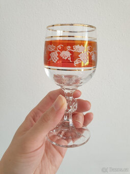 Starožitná sklenice číše na víno broušené sklo - 4