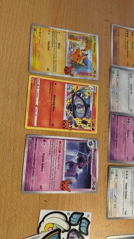 Jedenáct karet Pokémonů a desková hra Pokémon + samolepky - 4
