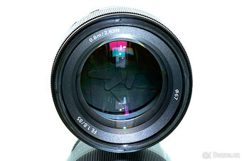 Sony FE 85mm f/1,8 + UV filtr TOP STAV - 4