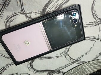 Samsung Galaxy Z Flip 5 8/256. - 4