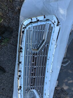 Maska přední grill na Dodge Ram 4 generace - 4