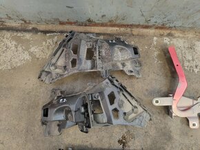 Clio IV - držáky, panty,... - 4