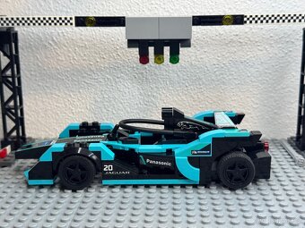LEGO Speed Champions 76898 - 4
