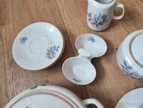 Sada starého zdobeného porcelánu - 4