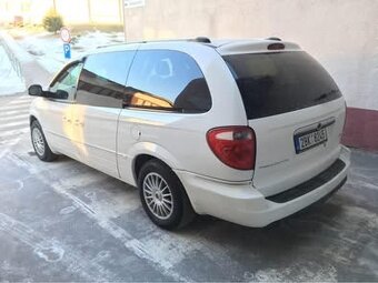 Chrysler Town Country Limited - 4