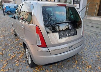 Lancia Musa 1,4 i Comfort benzín manuál 66 kw - 4